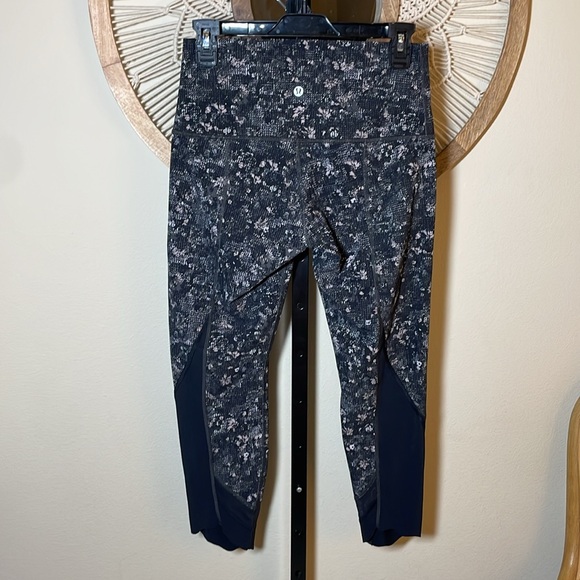 Lululemon Align Crop 21" Equalized Multi size 8 - Picture 11 of 15